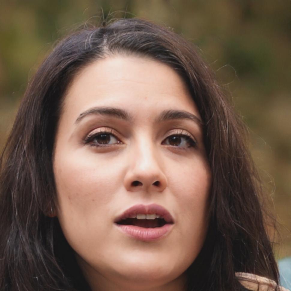 Portrait de Claire Martin, spécialiste en stratégie financière